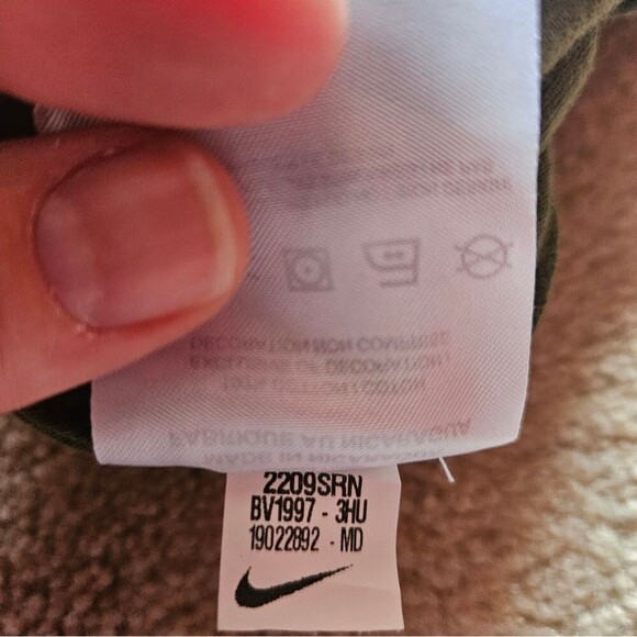 The Nike Tee by Nike with swoosh mens Medium olive green multicolored swoosh - Picture 2 of 10